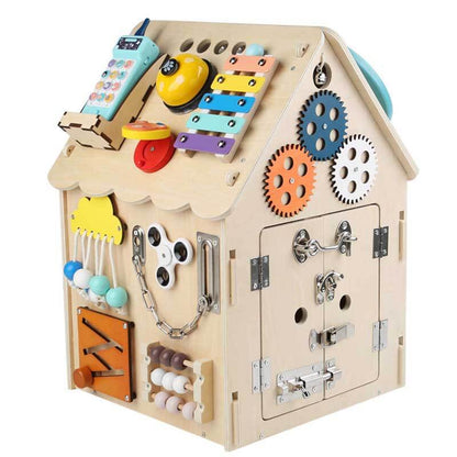 Casa Montessori de Madera Busy House