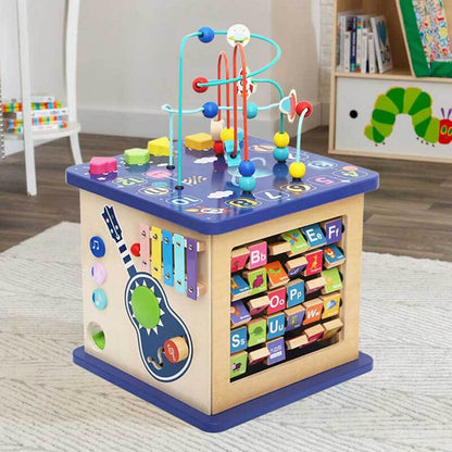 Casa Montessori de Madera Busy House